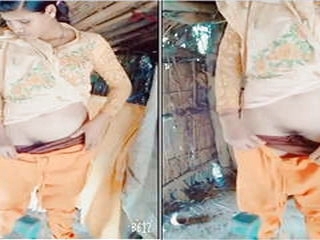 Exclusive - Cute Desi Village Girl Showing Her...